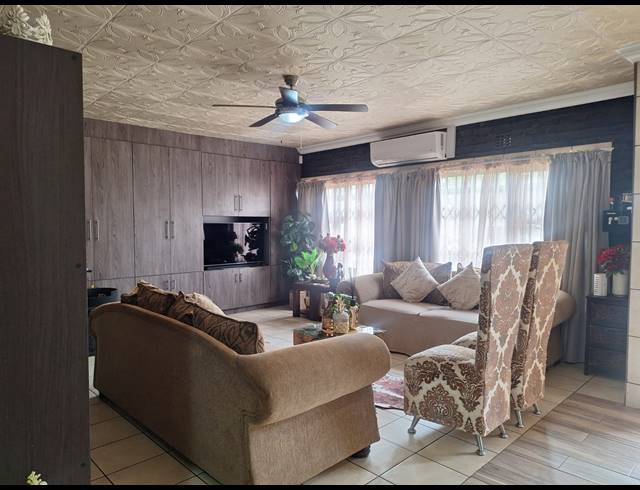 4 BEDROOM HOUSE FOR SALE IN HEIDELBERG AH